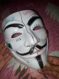 Анонимус маска в хорошем состоянии