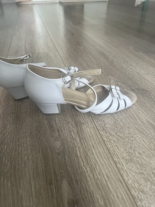 Продам туфли для бальных танцев