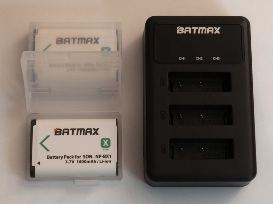 Incarcator + 2 baterii Sony NP-BX1 Batmax