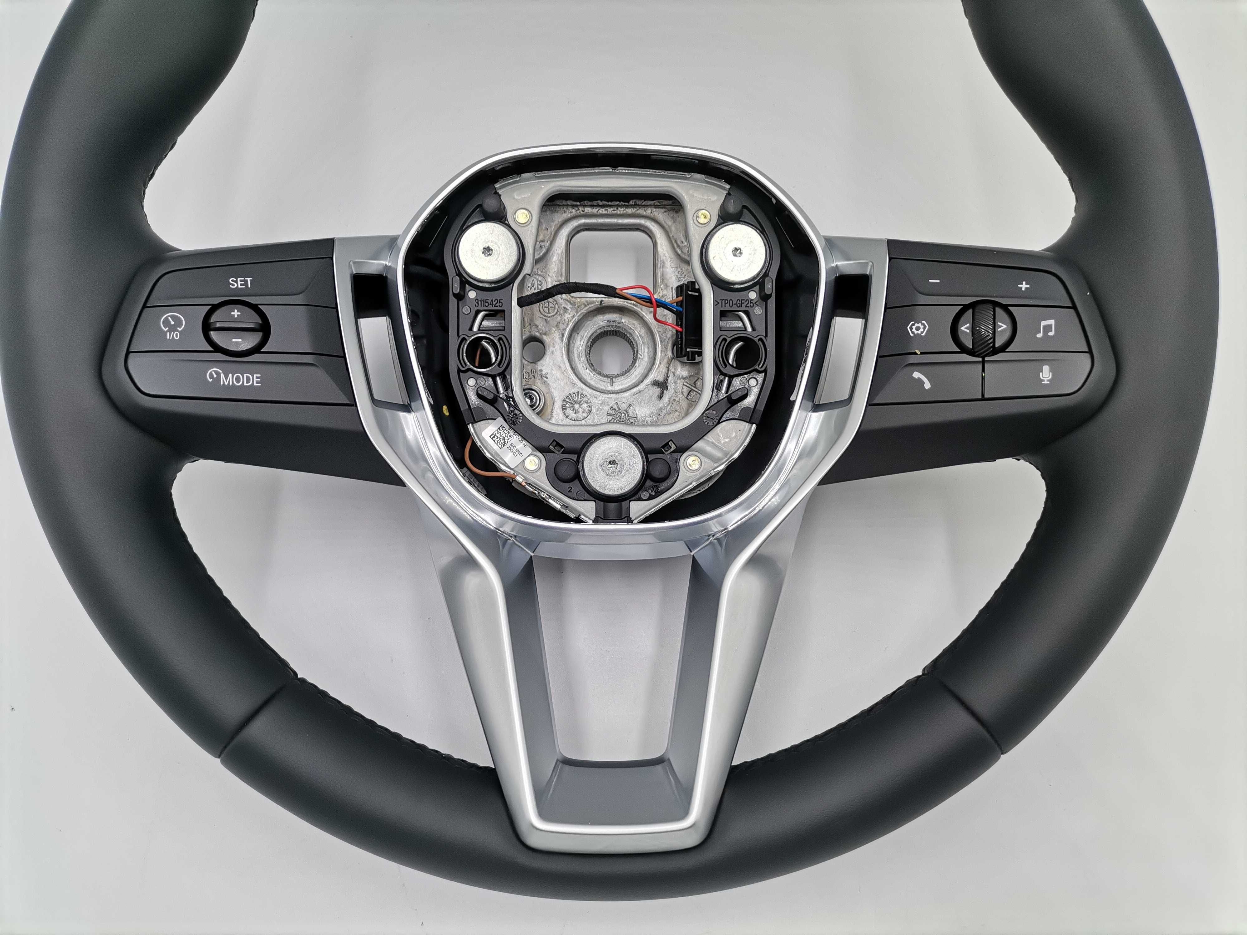 Нов волан оригинален BMW 2 U06 X1 U11 X2 U10 Sport кожа