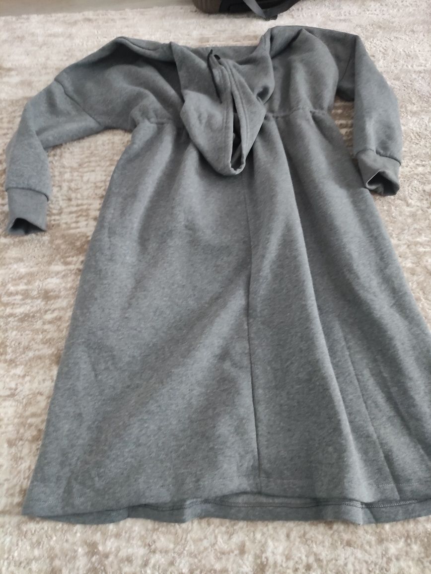 Rochie sport gri cu gluga