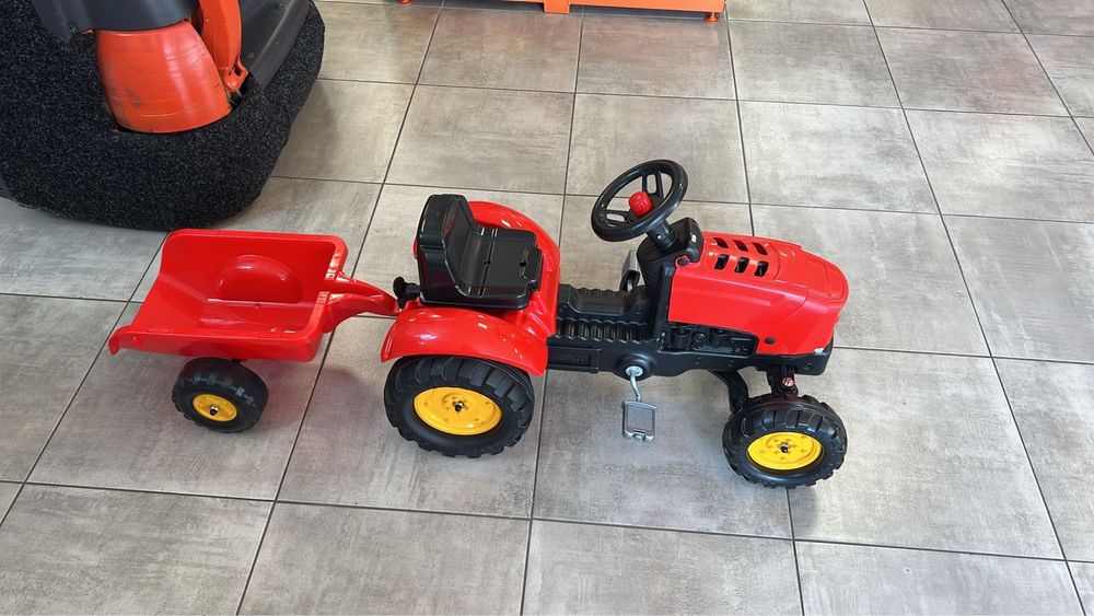Tractor pentru copii cu pedale si remorca