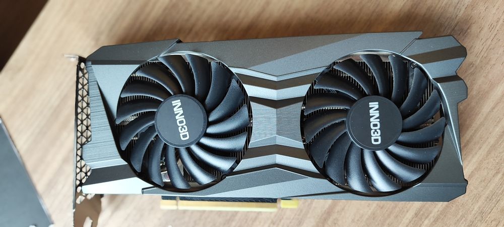 Компютър геймърски  ryzen 5600x ,rtx 3060ti ,16 рам 3600mhz, захр.650+