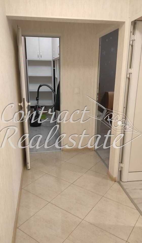 Дава се под наем Четиристаен апартамент в Варна, Център - 100 кв.м за 561 € - Снимка #8