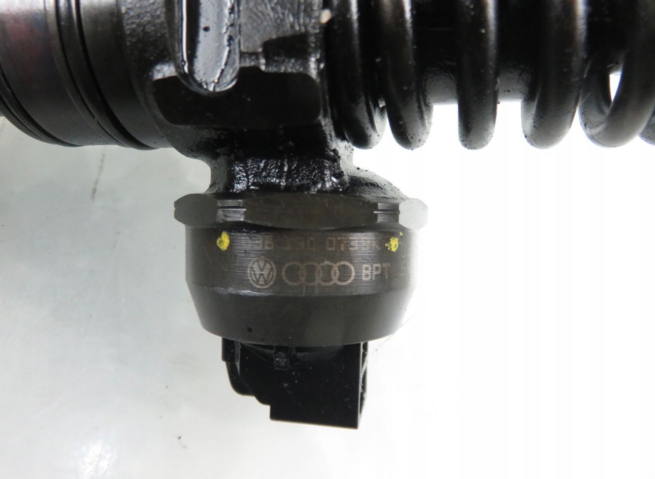 Injector Skoda Octavia 2.0 TDI BMM cod 038130073BK