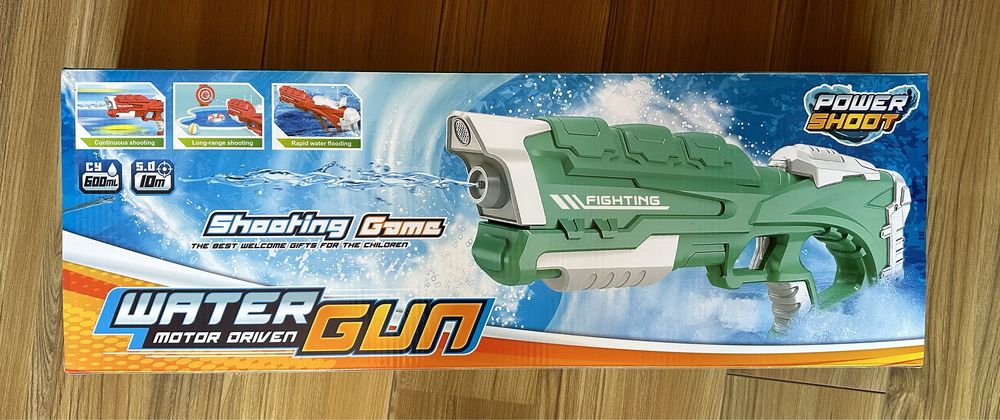 Pistol electric cu apa, 600 ml, raza actiune 10 m, verde, NOU