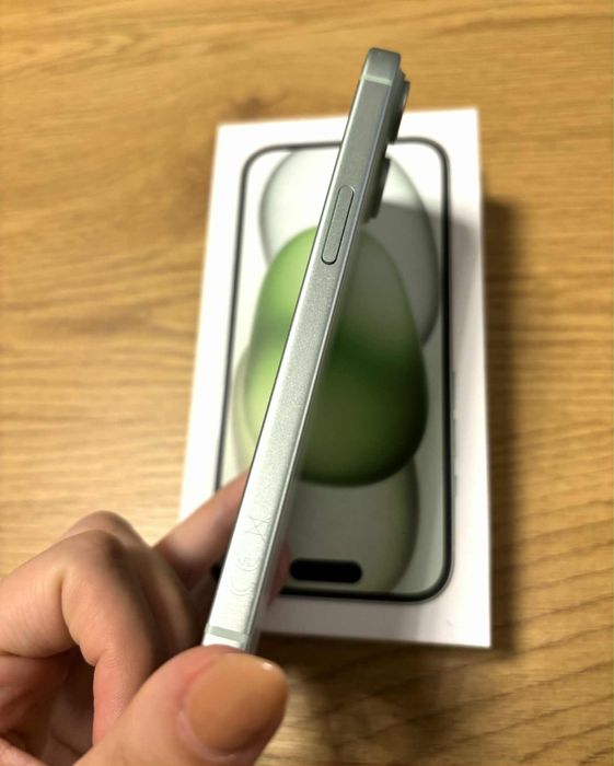 Смартфон Apple iPhone 15, 128 GB  5G, green