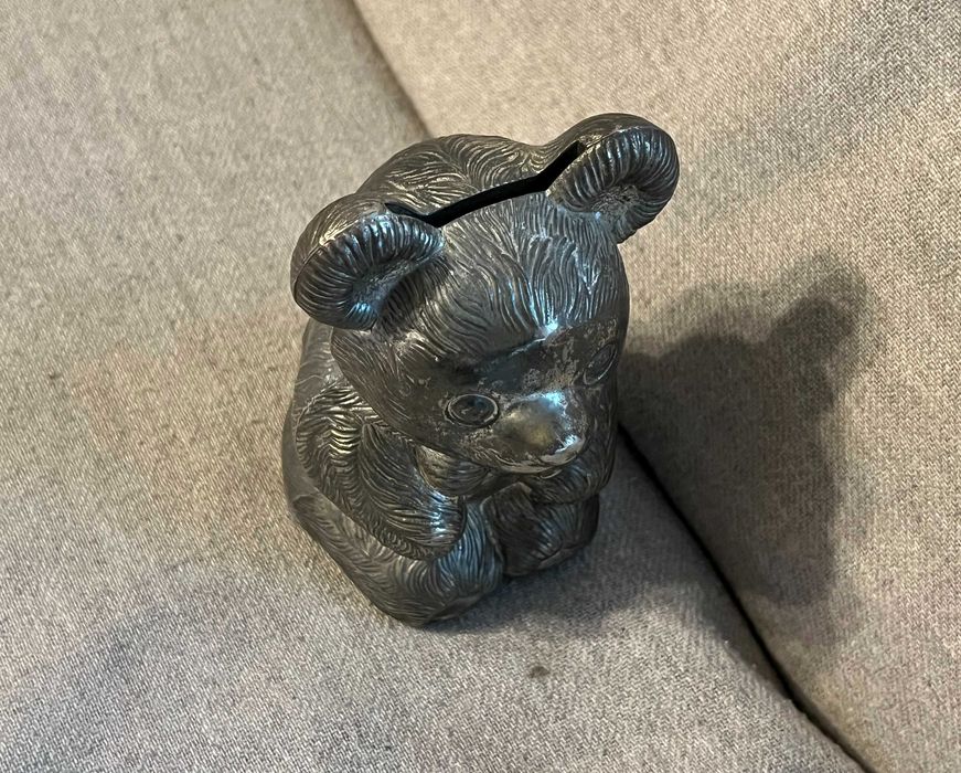 Pusculita veche metalica ursulet Leonard Japan, colectie, 15 cm