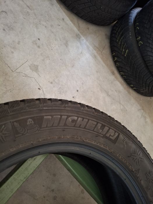 2 Anvelopele de iarnă 215 55 r17 Michelin