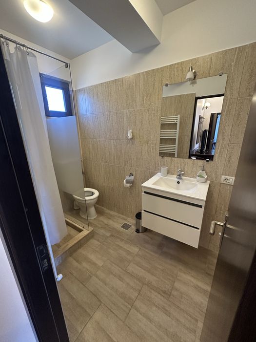 Inchiriez camera Dubla cu terasa  termen lung- ZONA CAMPUS MAMAIA