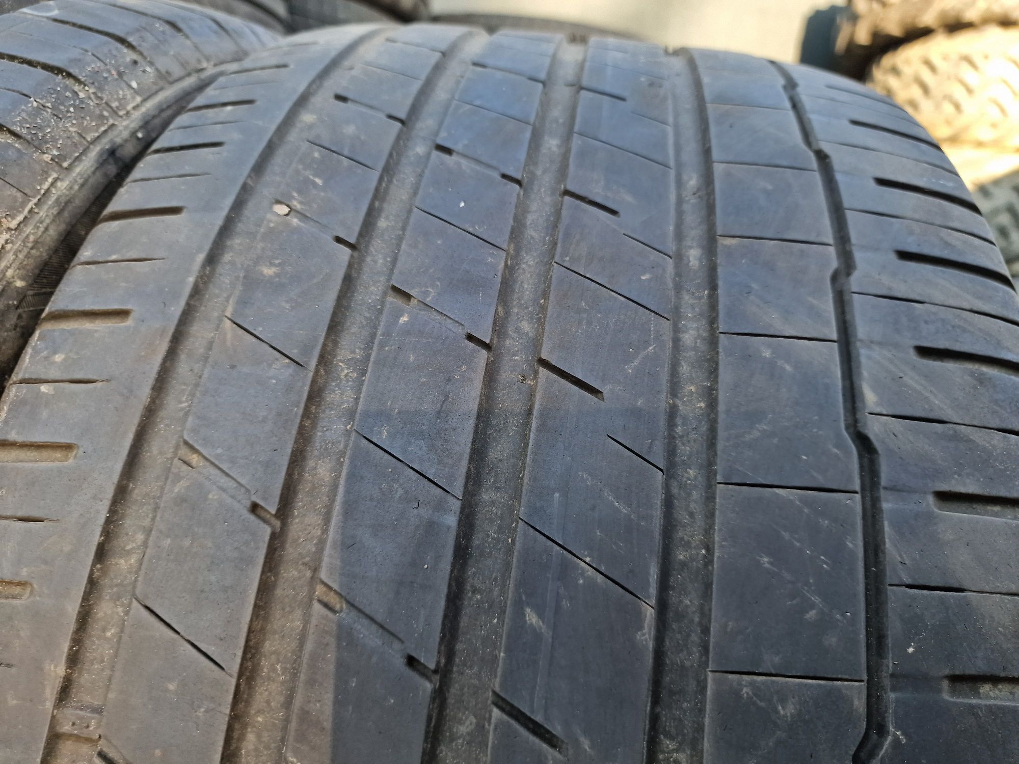 Anvelope 305/35R22 marca Hankook, DOT 2022, 6 mm