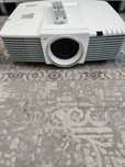 Продам Профессиональный проектор Vivitek DH 3331