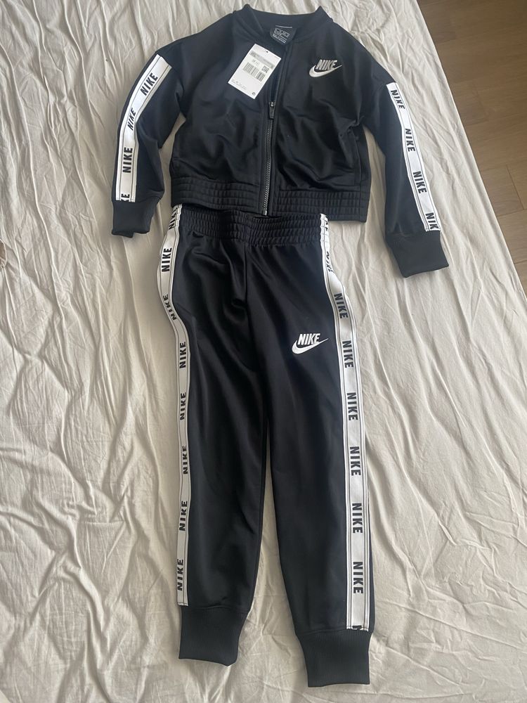 Детски комплект за момиче NIKE