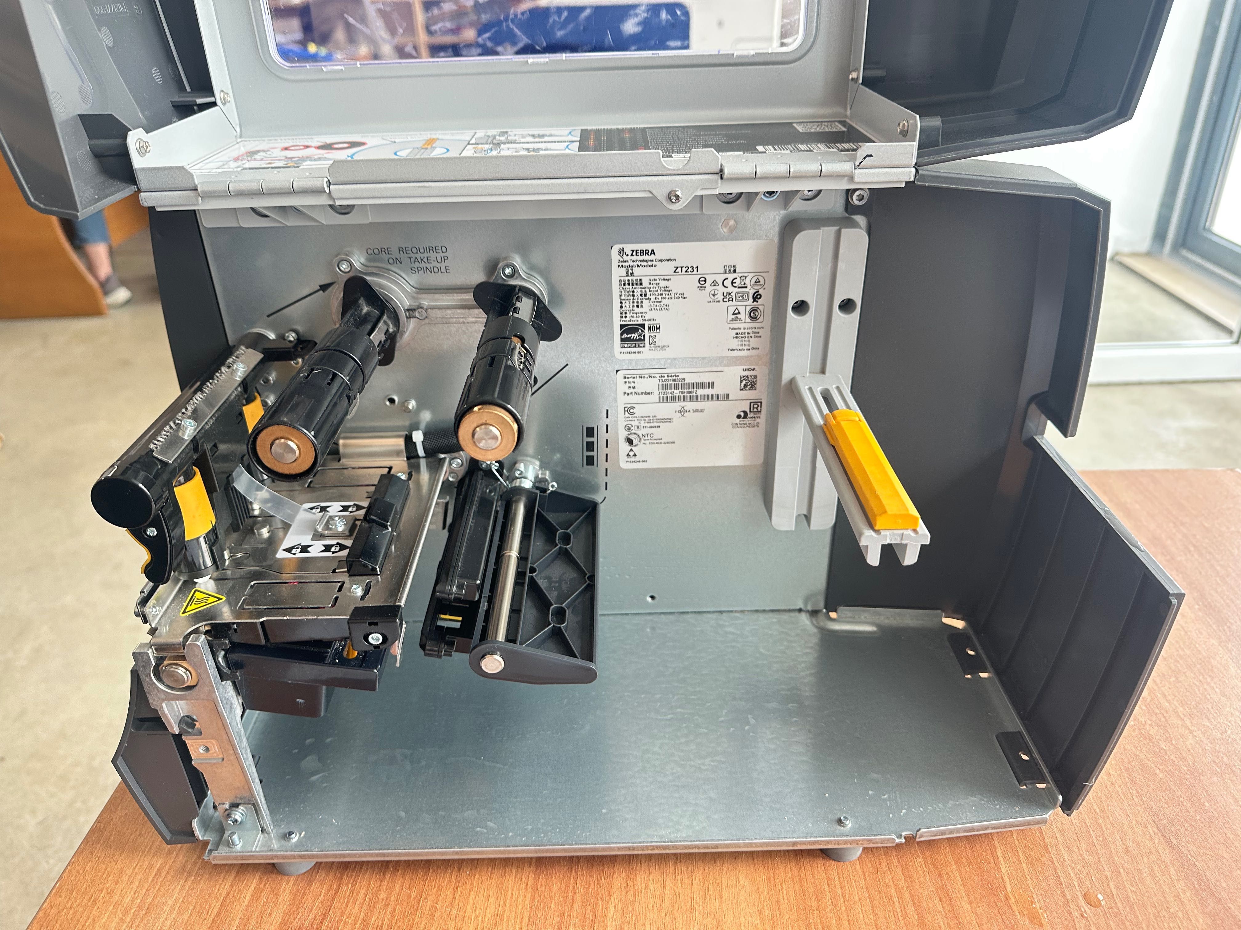 TT принтер Zebra ZT231 – 203 dpi, Ethernet, Bluetooth, USB