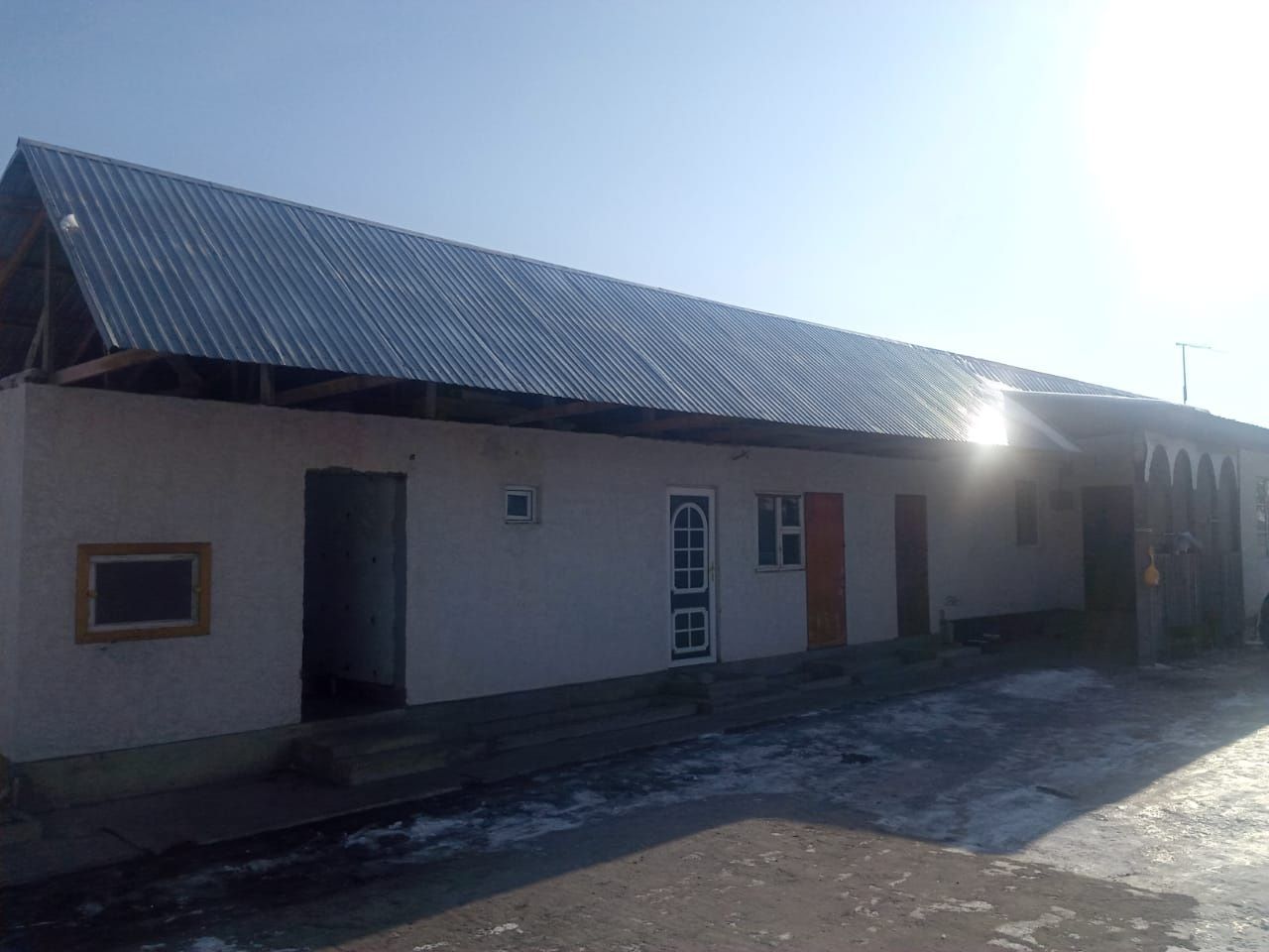Срочно продается времянка  с участком