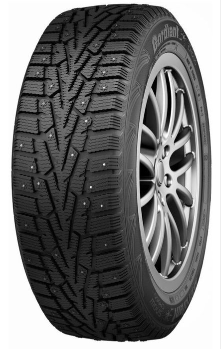 Резина шипованная cordiant 225/65/17 4 балона почти новая