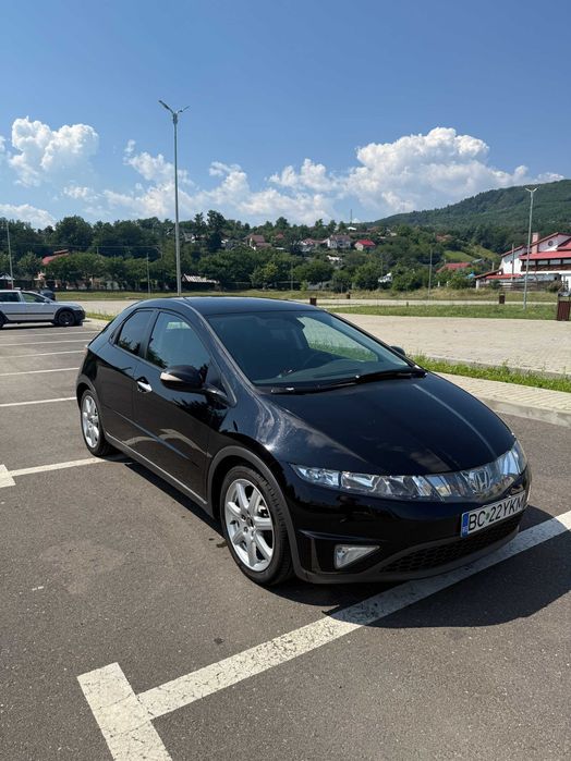 Honda Civic 8 Hatchback 1.8 i-VTEC 140 CP - Cutie automata