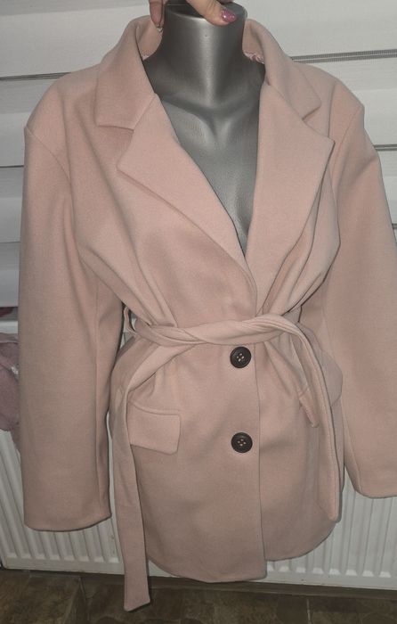 Ново розово палто
