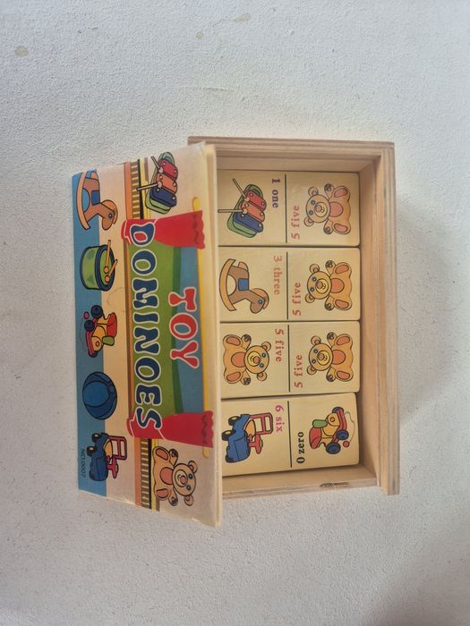 Vand 4 jocuri DOMINO, 28 piese