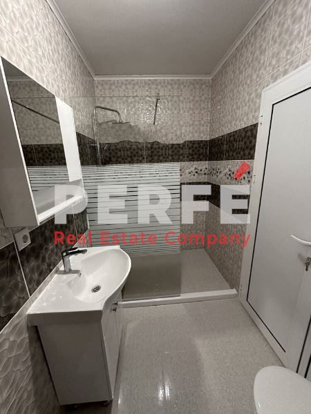 Дава се под наем Двустаен апартамент в Бургас, Изгрев - 70 кв.м за 612 € - Снимка #9