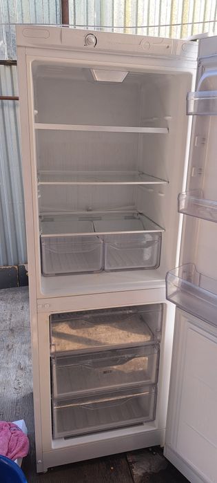Холодильник INDESIT