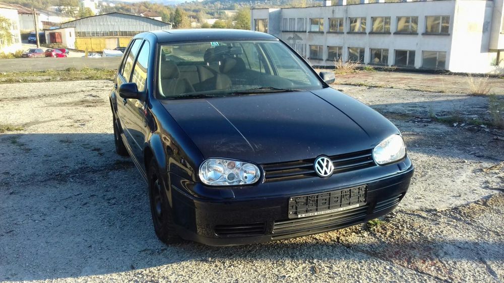 VW Golf 4 1.6 101к.с. на части