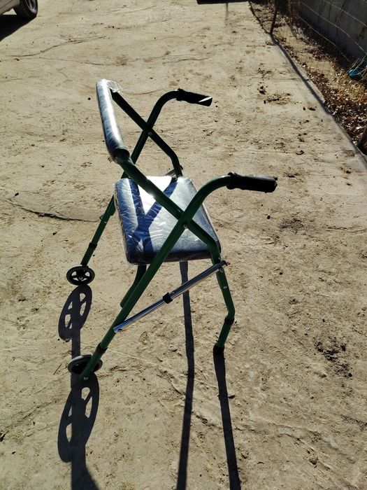 Продаются Ходунки для взрослых с ограниченными возможностями - новые!