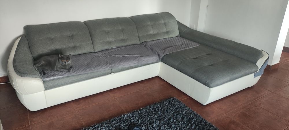 Colțar de dimensiune mare, 3m, din două bucăți.