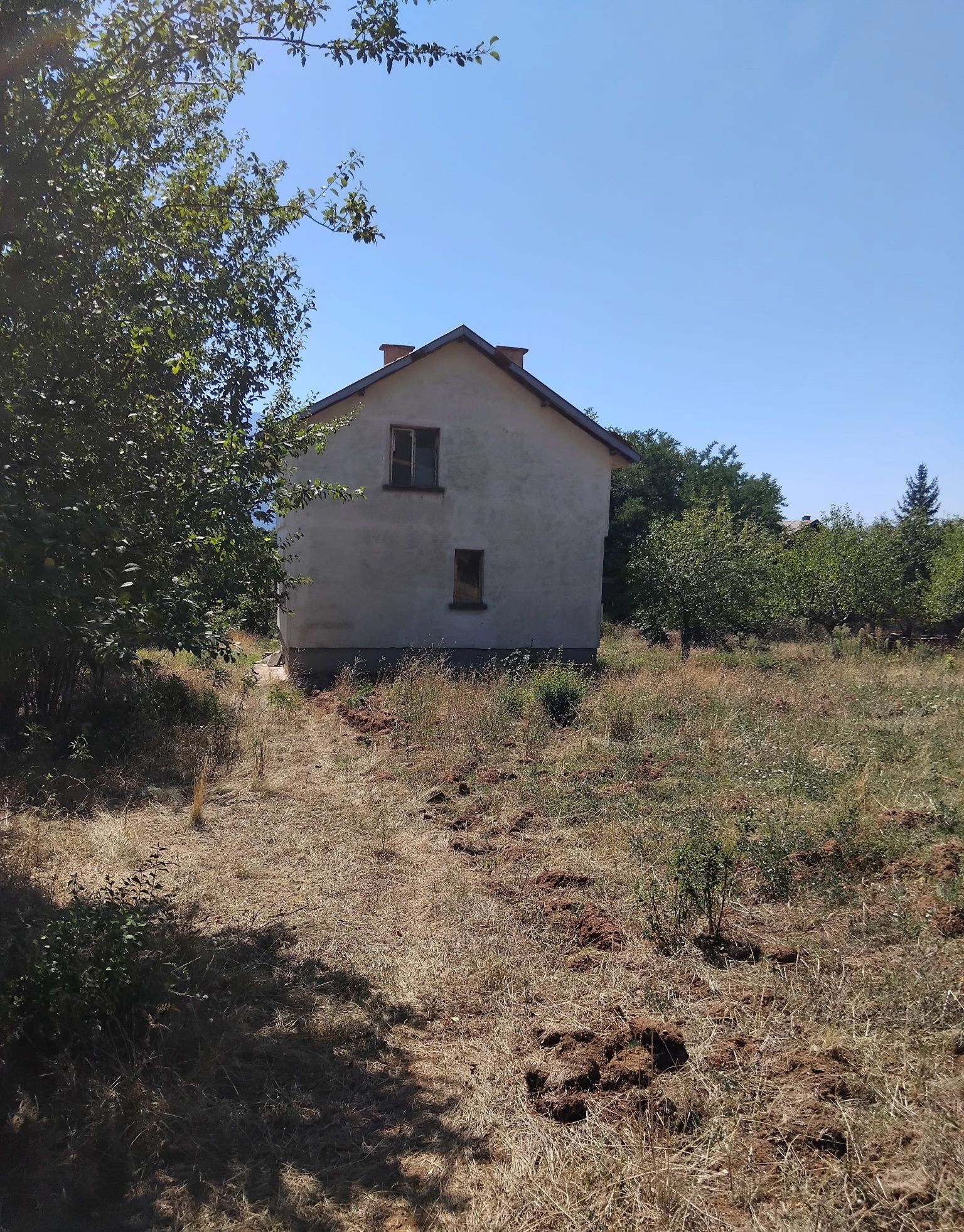 Продава къща в с.Крайници общ.Дупница