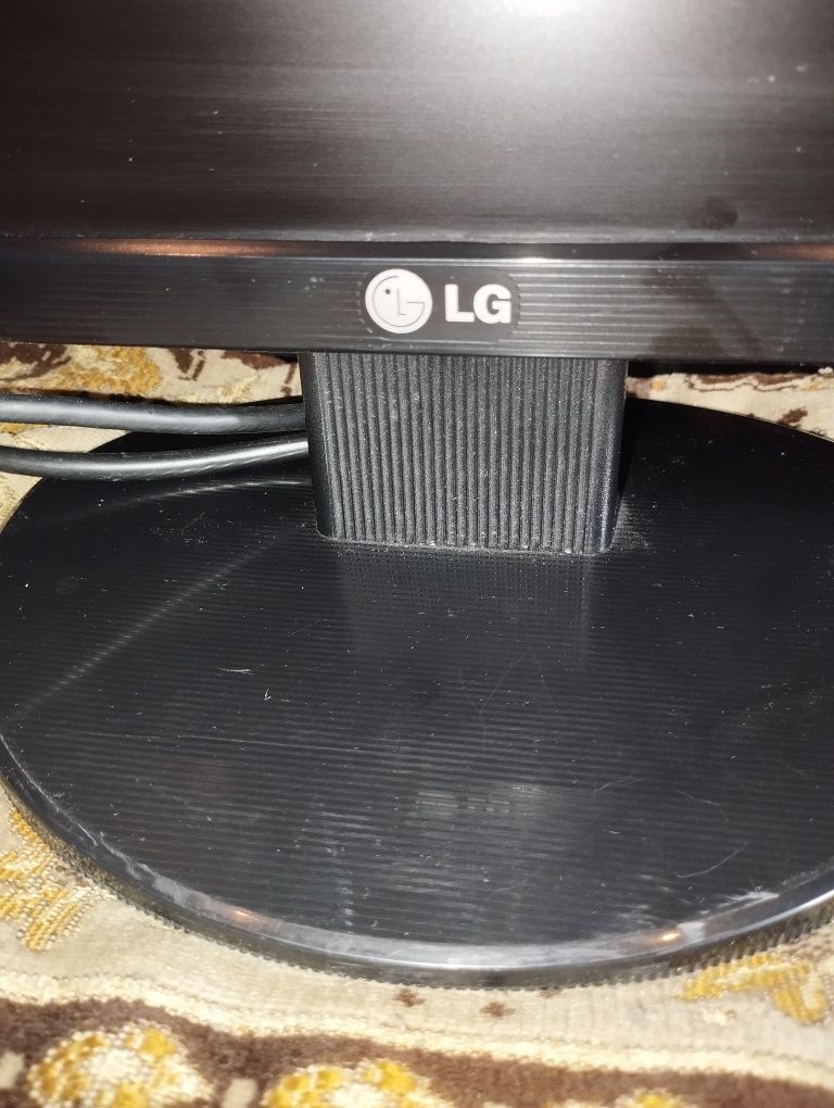 Продам монитор LG 4:3