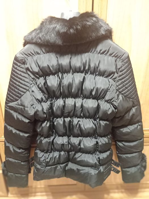 Дамско ,зимно ,черно яке с естествен косъм