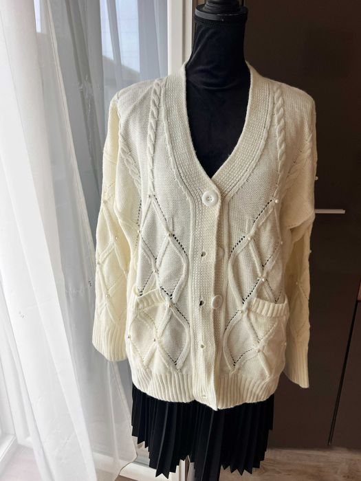 pulover tricotat nou cu eticheta