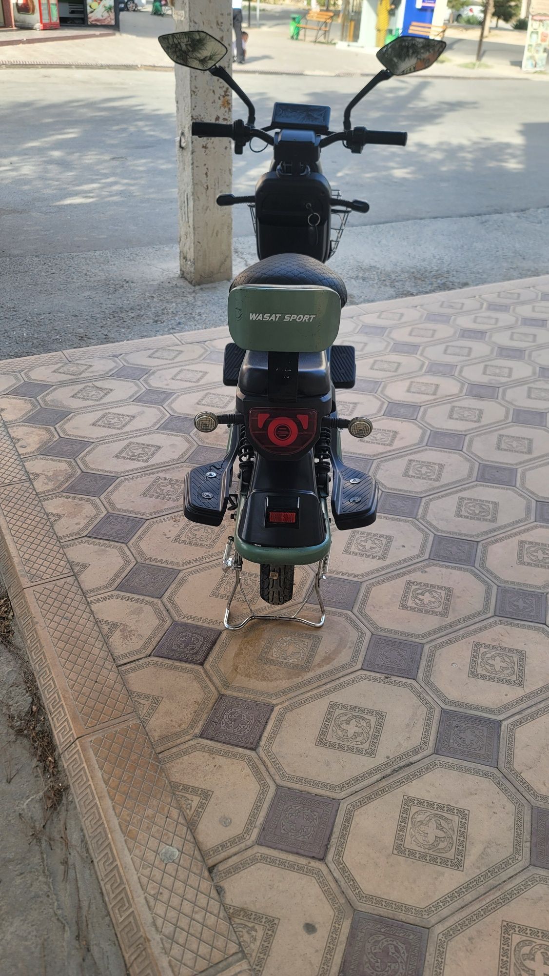 Skutr sotiladi 72  20 lik