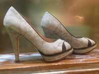 Летни сиви обувки с висок ток