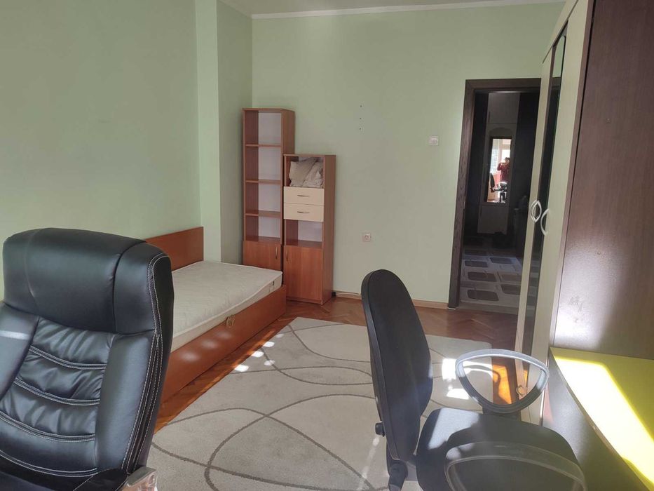 Tристаен апартамент - Център