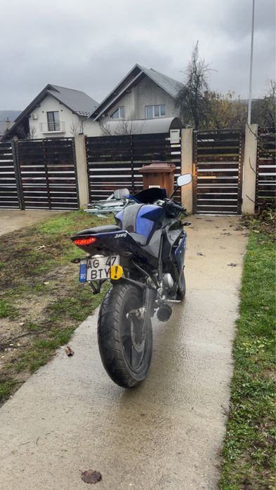 Yamaha yzf r125cc an 2011