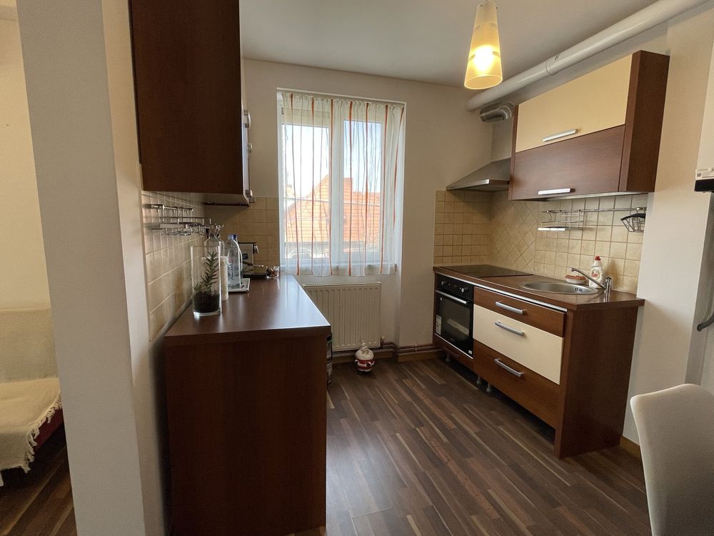 Proprietar, închiriez apartament central