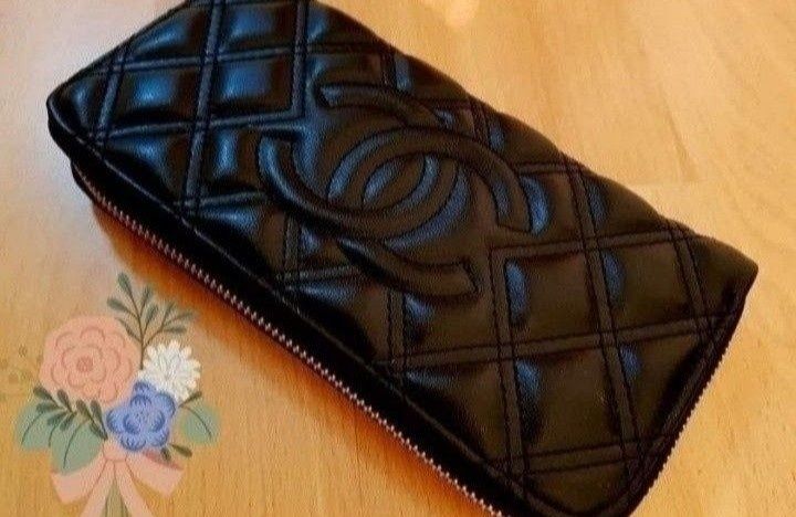 Portofele dama,diverse nuanțe, logo metalic auriu  import Italia