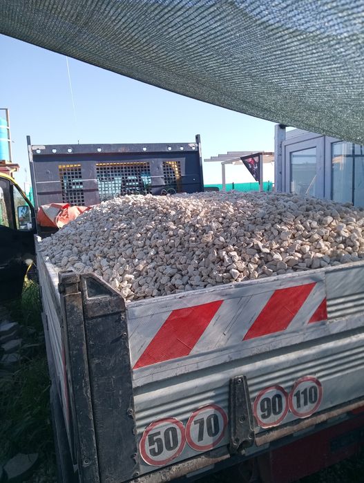 Vindem, transportam piatra alba vânătă orice dimensiune cap de miel mă