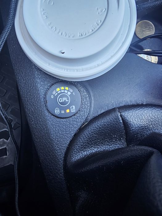 Vând dacia sandero 1.2 benzina+ gpl