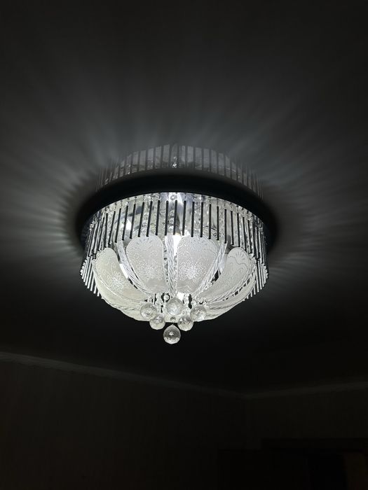 Продам люстру  хорошую