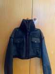 Geaca din piele naturala de culoare neagra