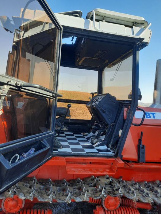 Срочно Трактор ВТ 150 сотилади