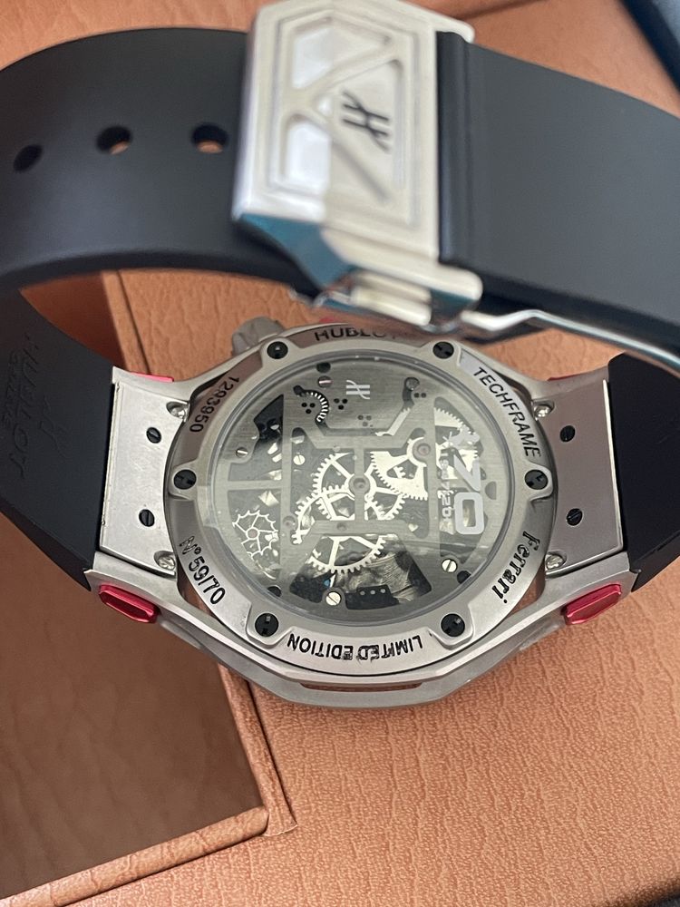 Hublot Ferrari  часы