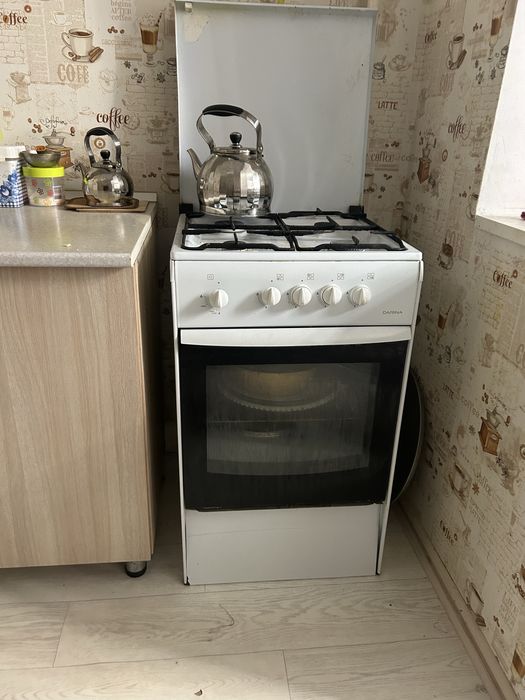 Продаю газ плиту