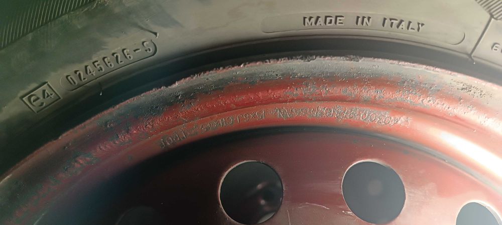 Продавам  зимни гуми с метални джанти