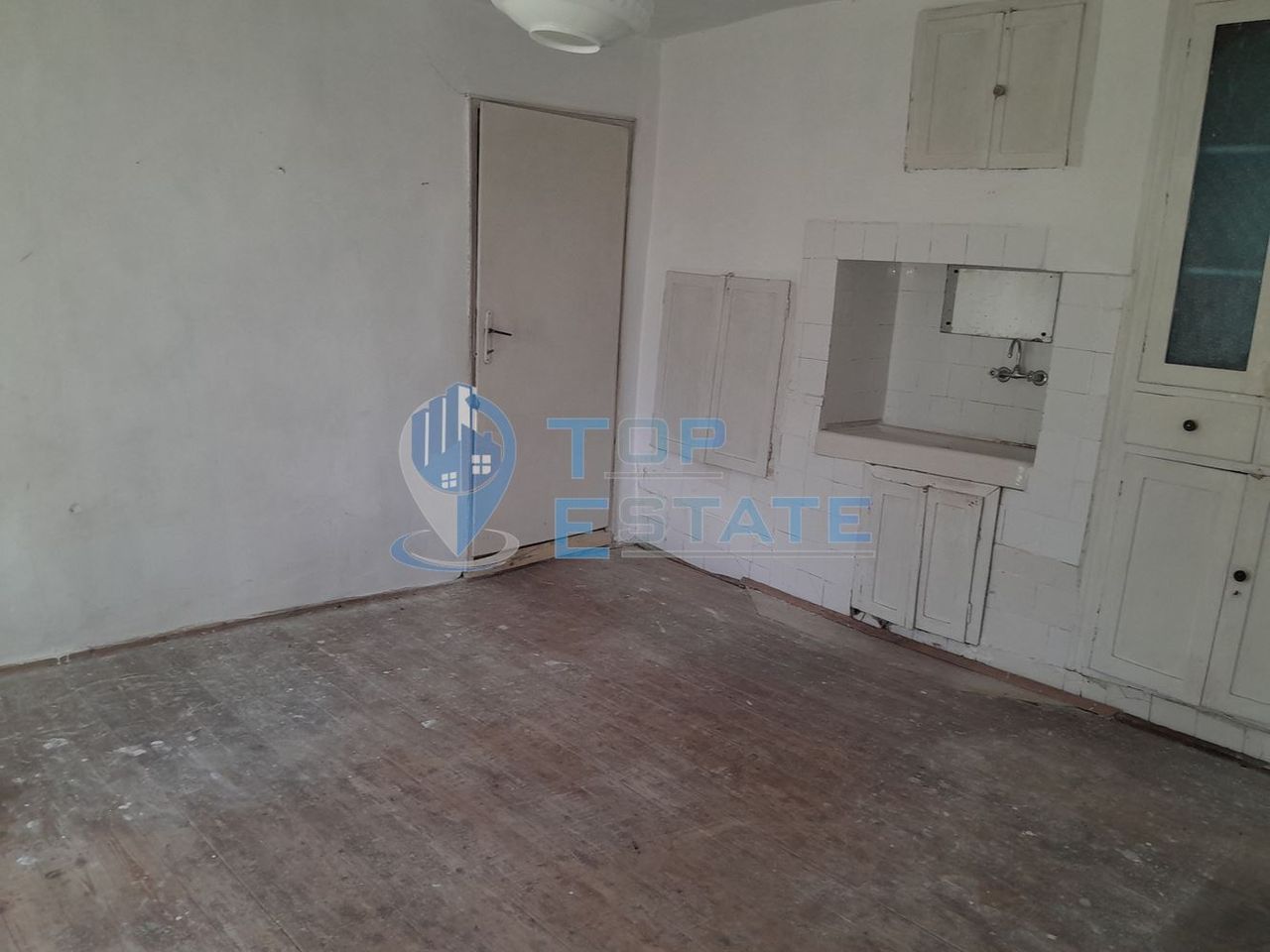 Продава се Къща в с. Крамолин, Област Габрово - 100 кв.м за 230 €/кв.м - Снимка #1