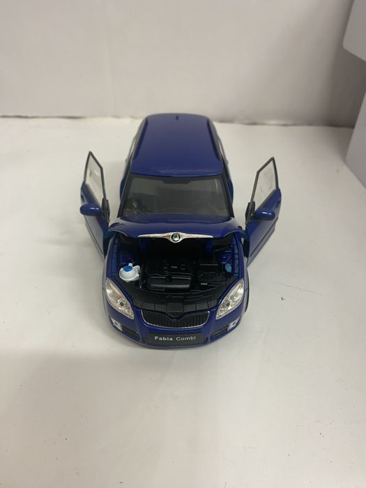 Welly SKODA FABIA Combi II an 2009 machetă auto scara 1:24 (18cm) RAR