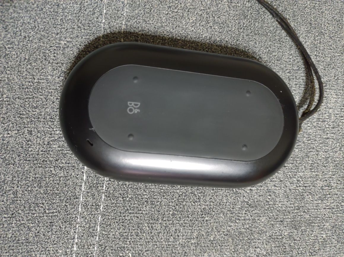 Vând boxa portabila BANG & OLUFSEN P2