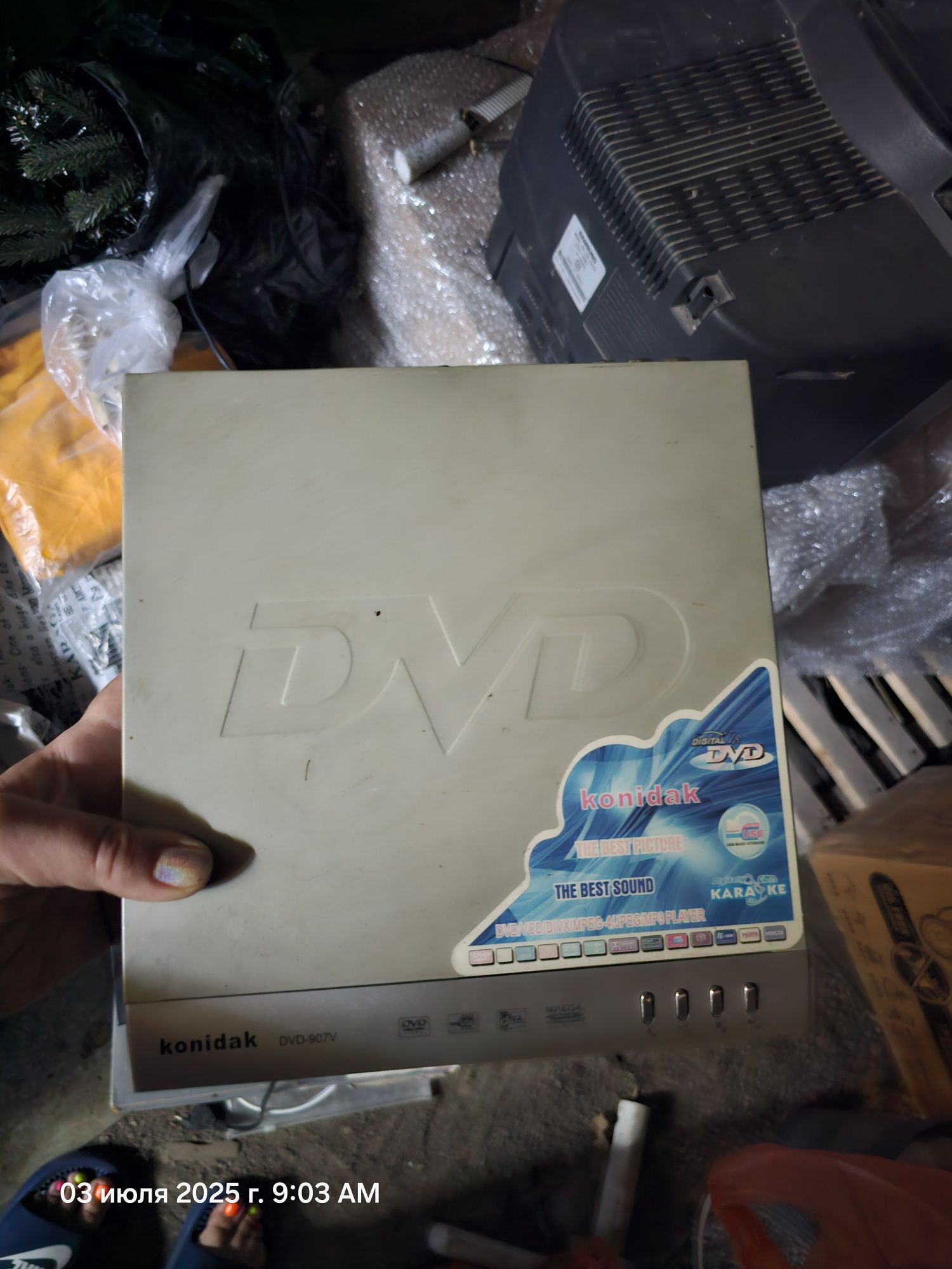 Продам рабочие dvd, и видео магнитофон с касетами